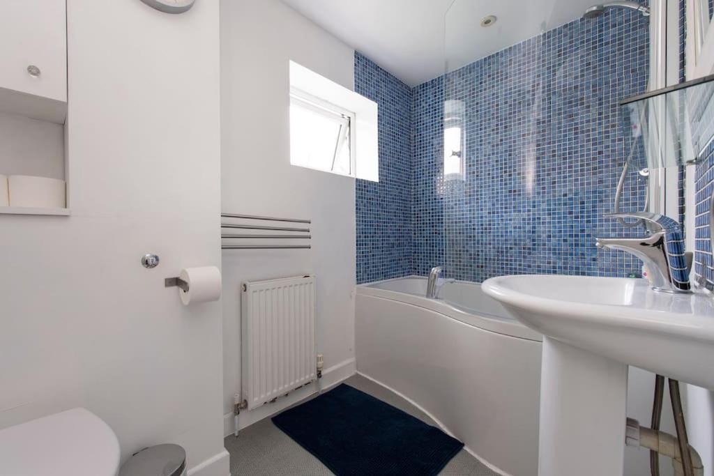 Lovely 2-Bed 15 Minutes To Central Londres Exterior foto